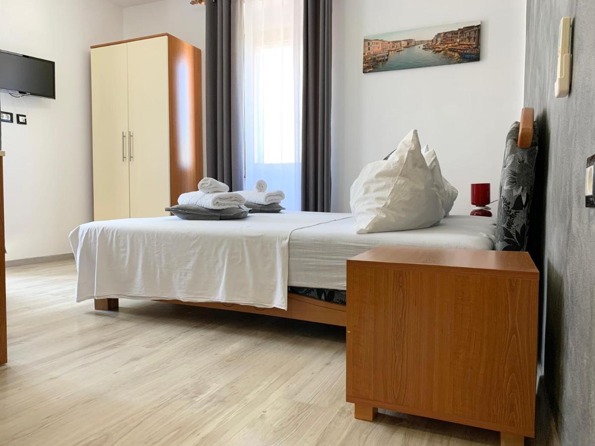 Rooms Valentino Poreč Exteriör bild