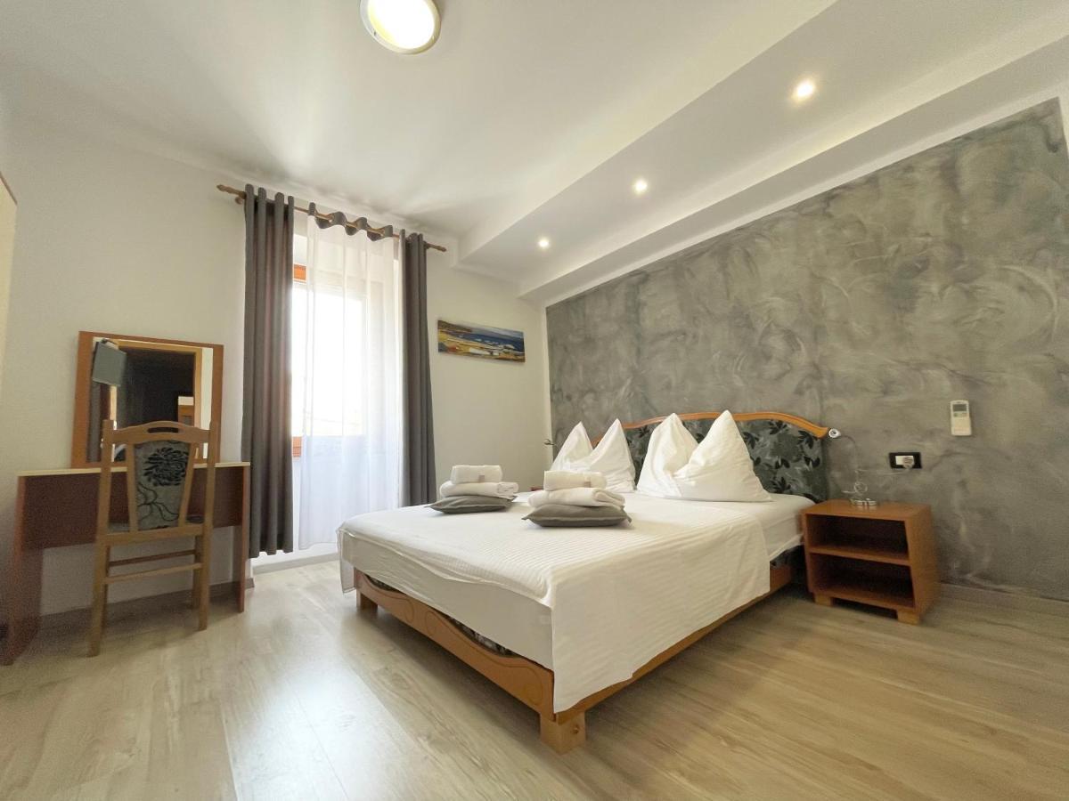 Rooms Valentino Poreč Exteriör bild