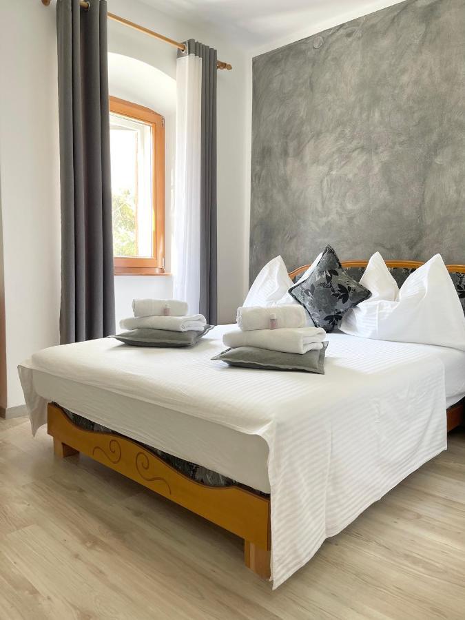 Rooms Valentino Poreč Exteriör bild