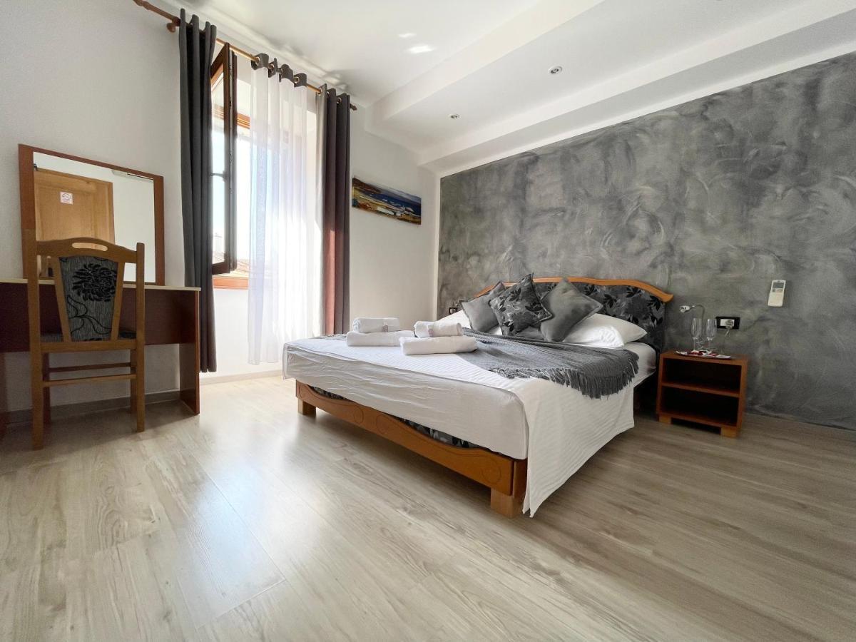 Rooms Valentino Poreč Exteriör bild