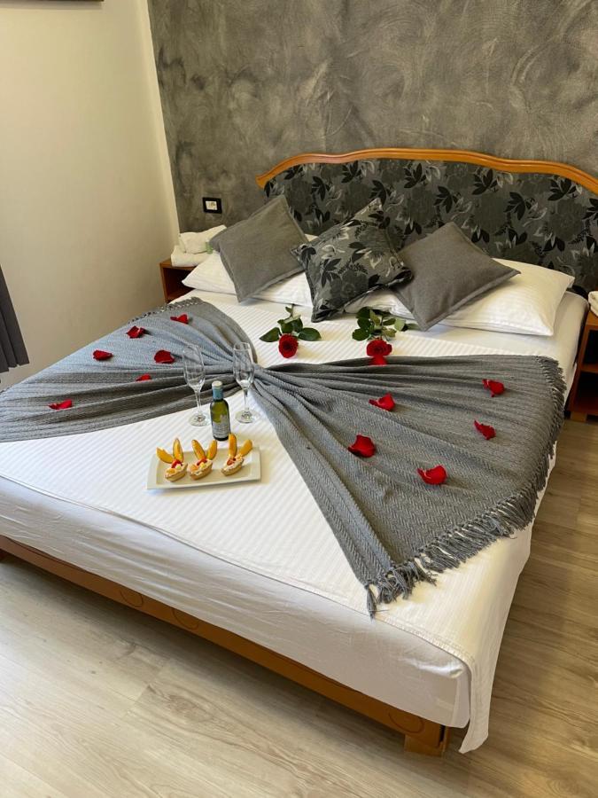 Rooms Valentino Poreč Exteriör bild