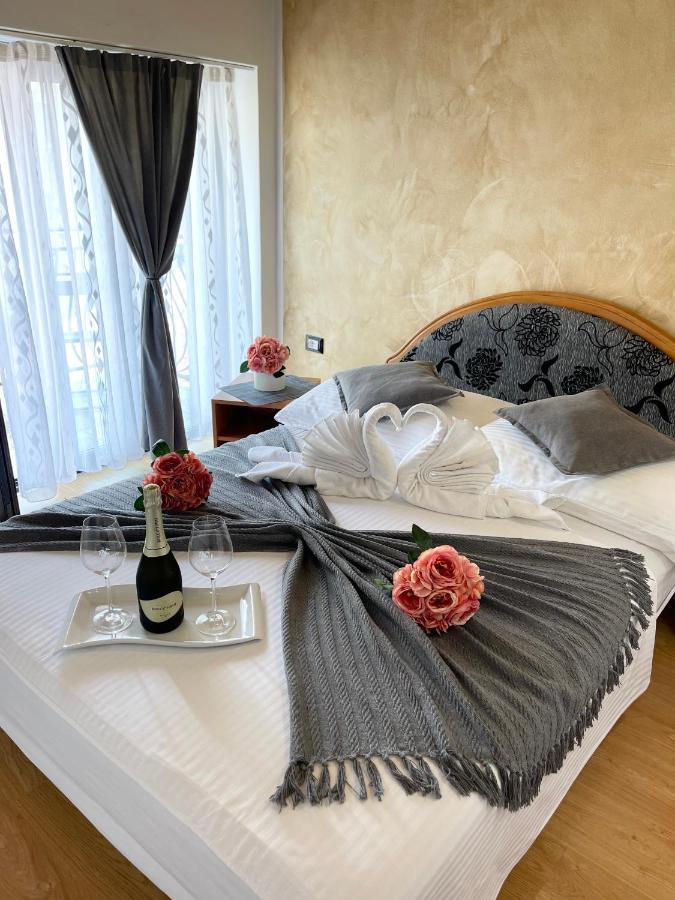 Rooms Valentino Poreč Exteriör bild