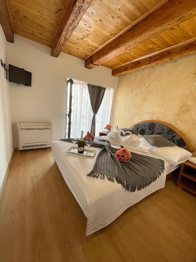 Rooms Valentino Poreč Exteriör bild
