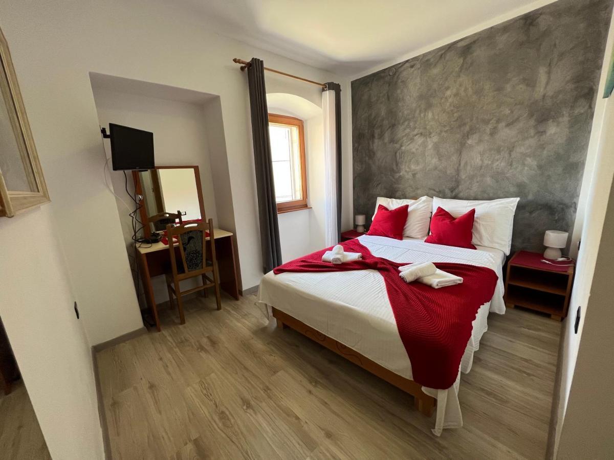 Rooms Valentino Poreč Exteriör bild