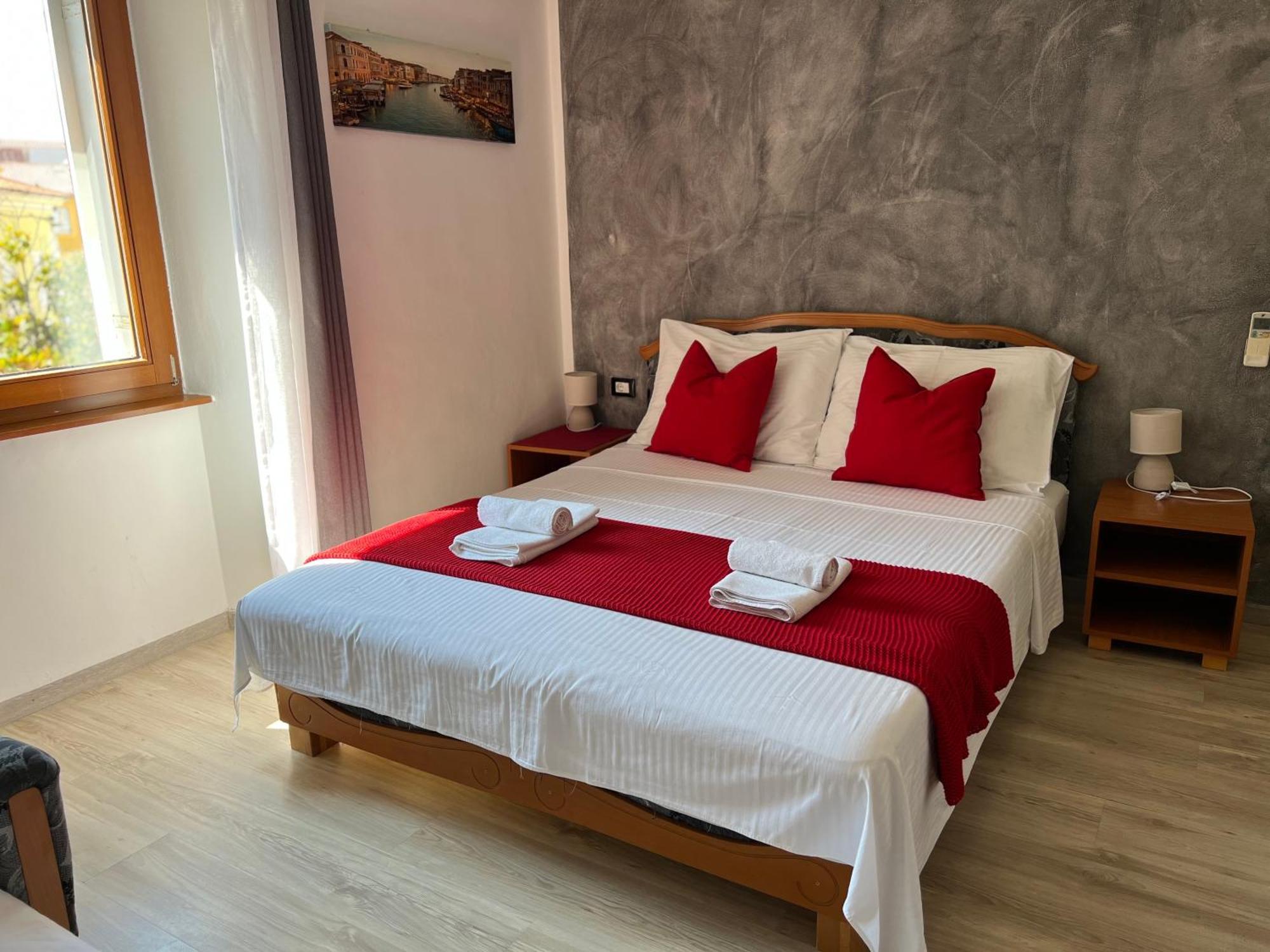 Rooms Valentino Poreč Exteriör bild
